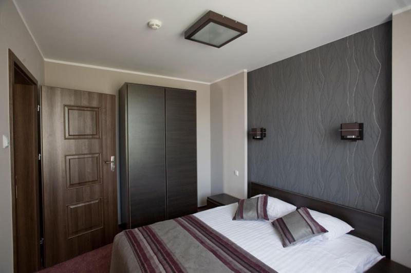 Hotel Dodo Biłgoraj エクステリア 写真